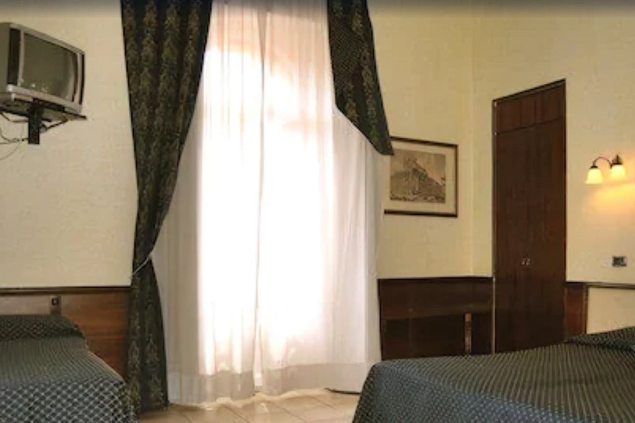 Nardizzi Americana Hotell 2*